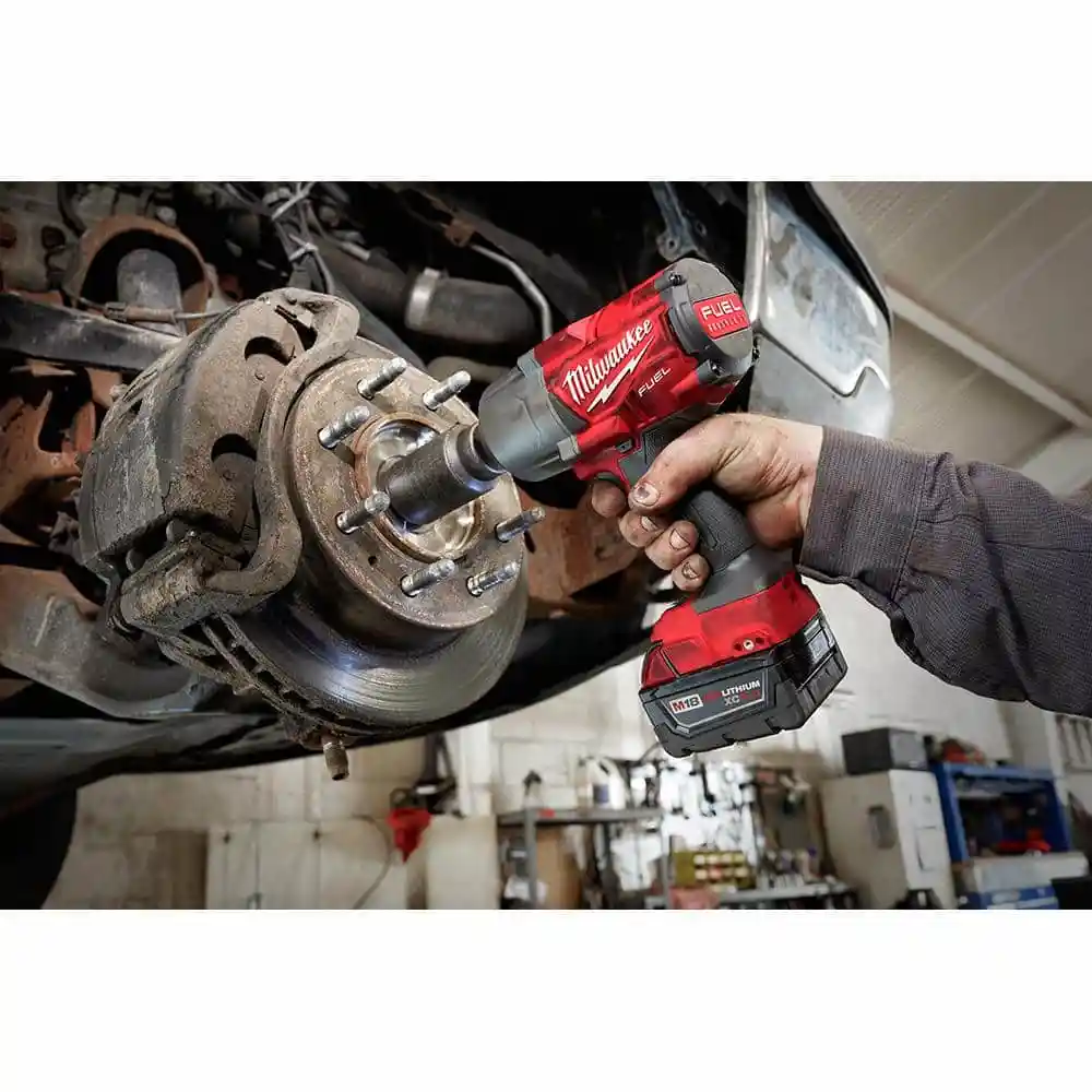 Milwaukee M18 FUEL 18V Lithium-Ion Brushless Cordless 1/2 in. Impact Wrench w/Friction Ring Kit w/One 5.0 Ah Battery and Bag 2767-21B