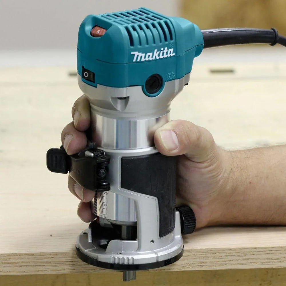 Makita 6.5 Amp 1-1/4 HP Corded Plunge Base Variable Speed Compact Router Kit With Collet, Base, Straight Guide, (2) Wrenches RT0701CX7