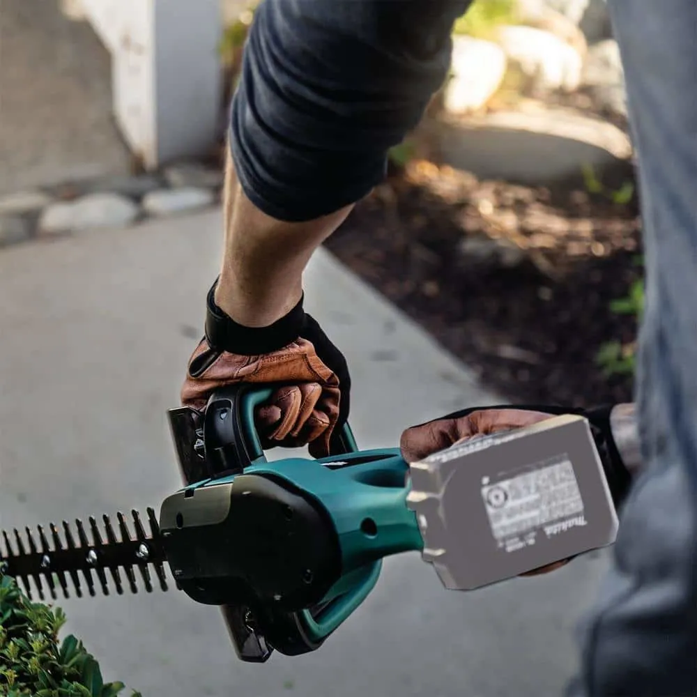 Makita 22 in. 18V LXT Lithium-Ion Cordless Hedge Trimmer (Tool-Only) XHU02Z