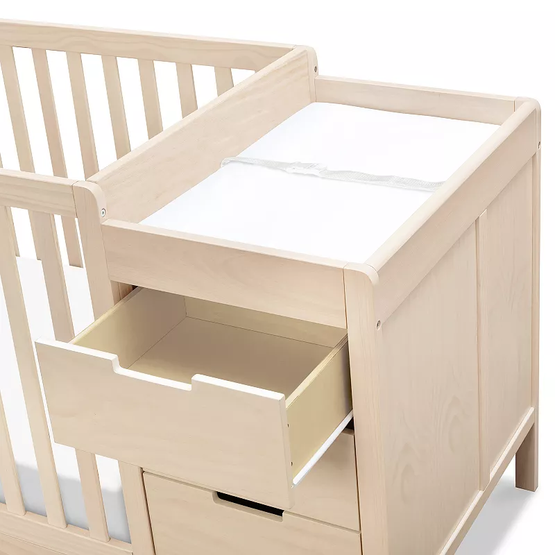 Carter's by DaVinci Colby 4-in-1 Convertible Crib and Changer Combo