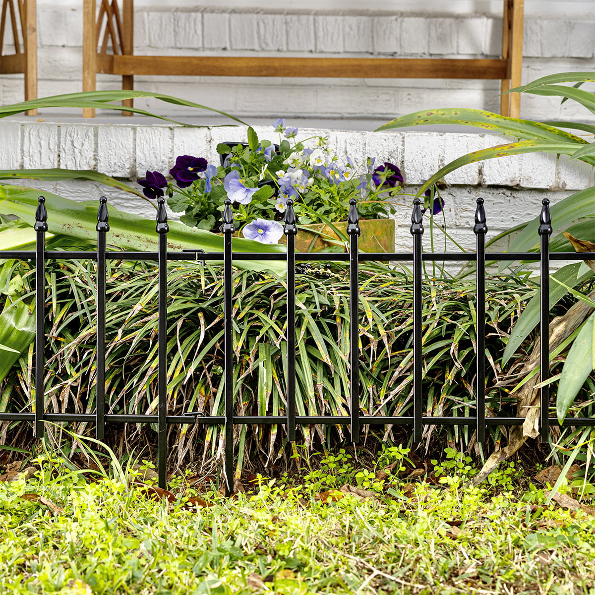 Expert Gardener Empire Black Powder Coated Steel Garden Border 22.5 inches W x 18 inches H