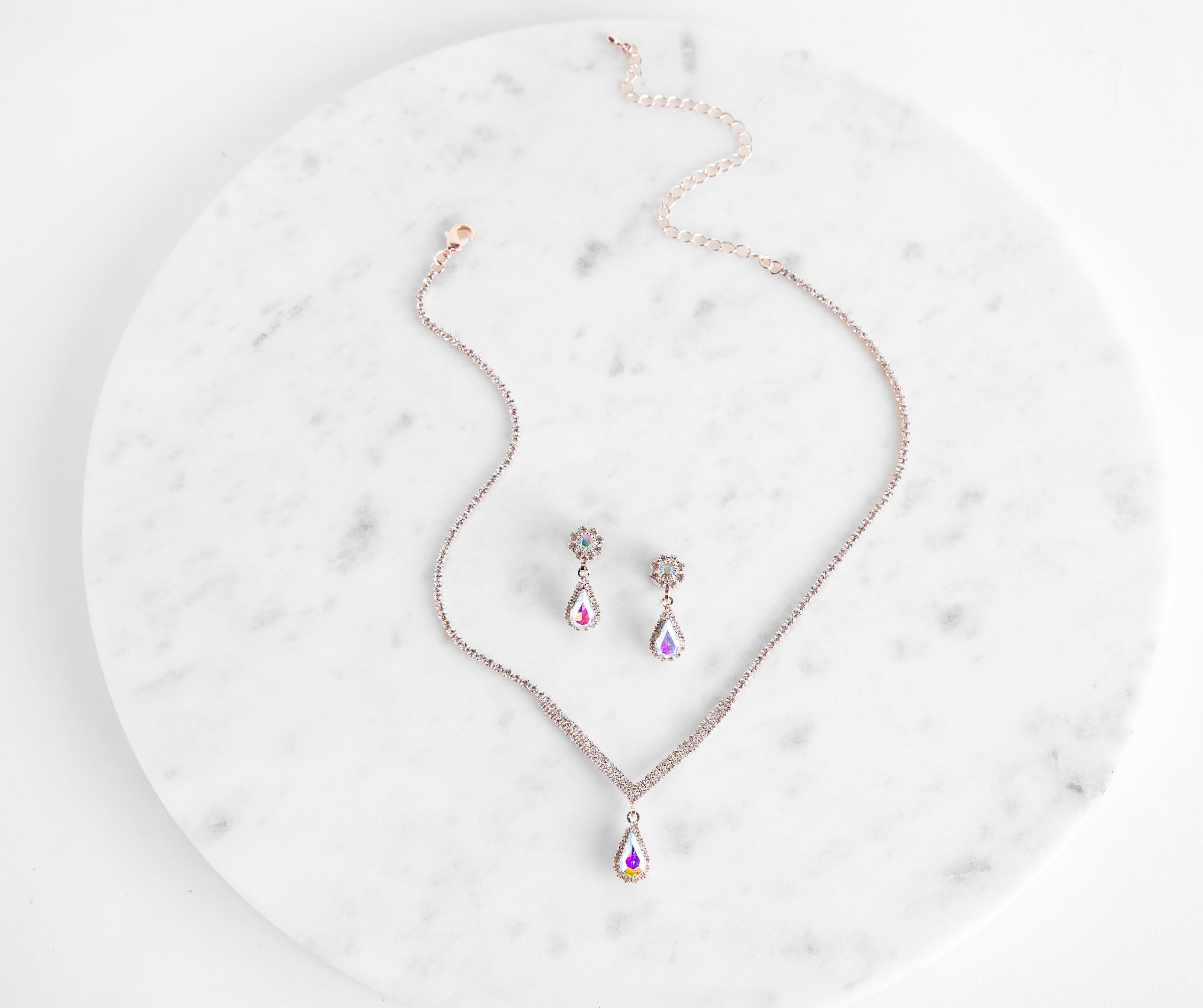 A Drop Of Glam Necklace Set