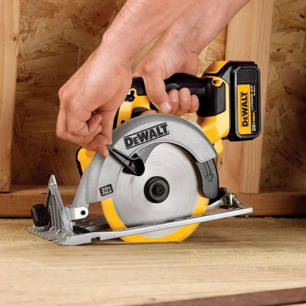 DEWALT 20-Volt MAX Cordless 6-1/2 in. Circular Saw with (1) 20-Volt Battery 4.0Ah and Charger and#8211; XDC Depot