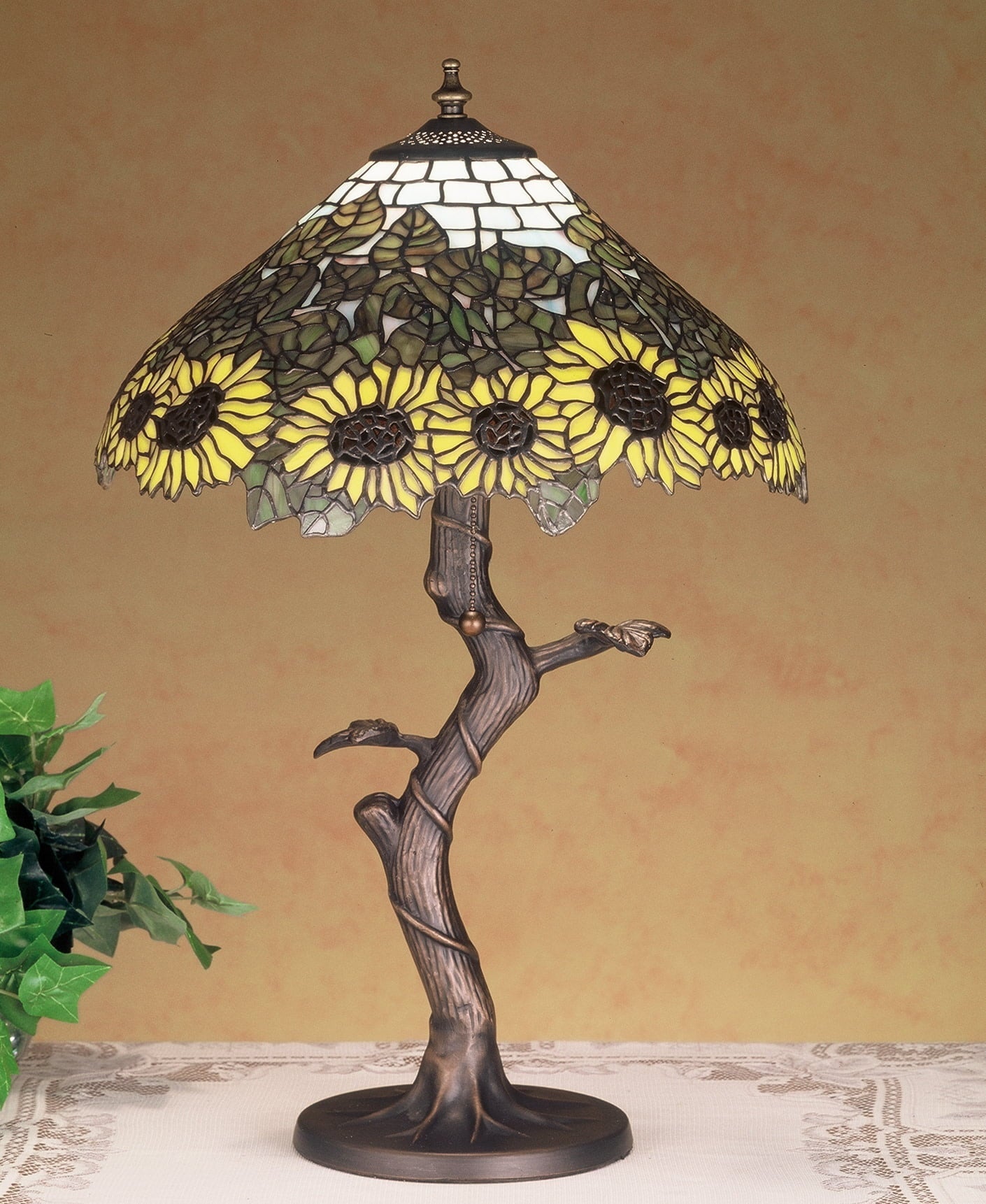 Meyda  47632 Vintage Stained Glass /  Table Lamp From The Wild Sunflowers