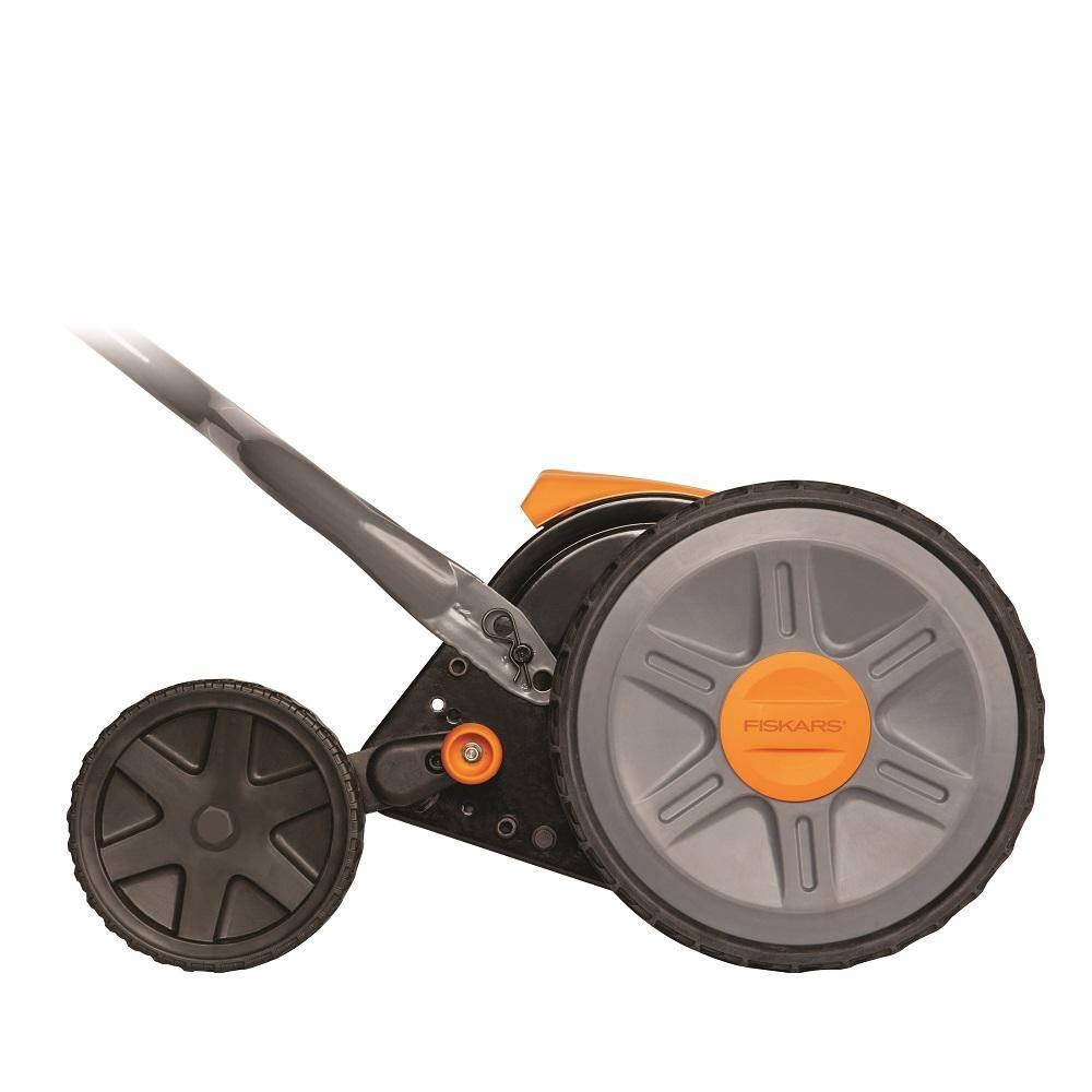 Fiskars 362080-1001 StaySharp 17 in. Manual Push Walk Behind Non-Electric Reel Mower