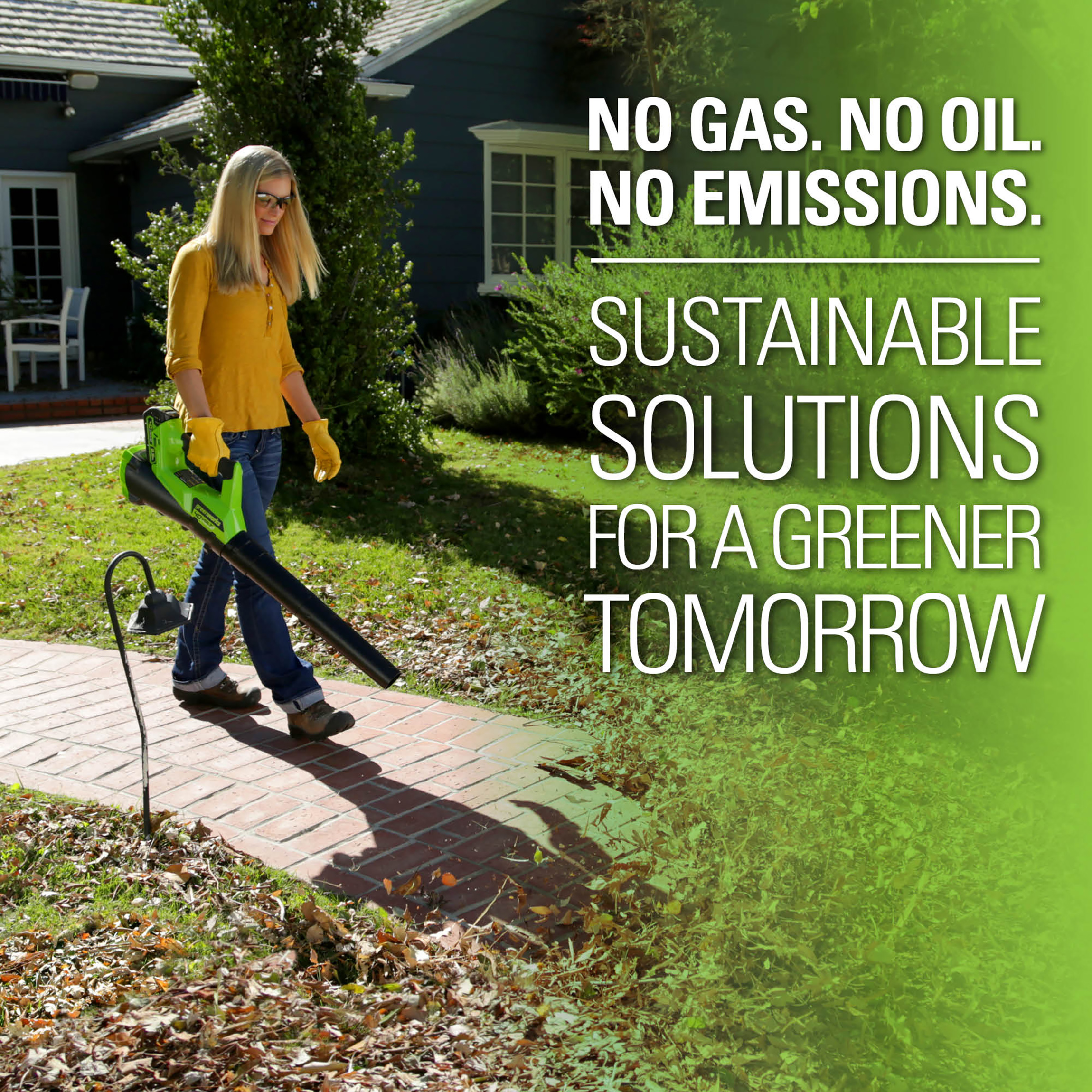 Greenworks 40V 390 CFM Cordless Leaf Blower with 2.5 Ah Battery and Charger， 2400802