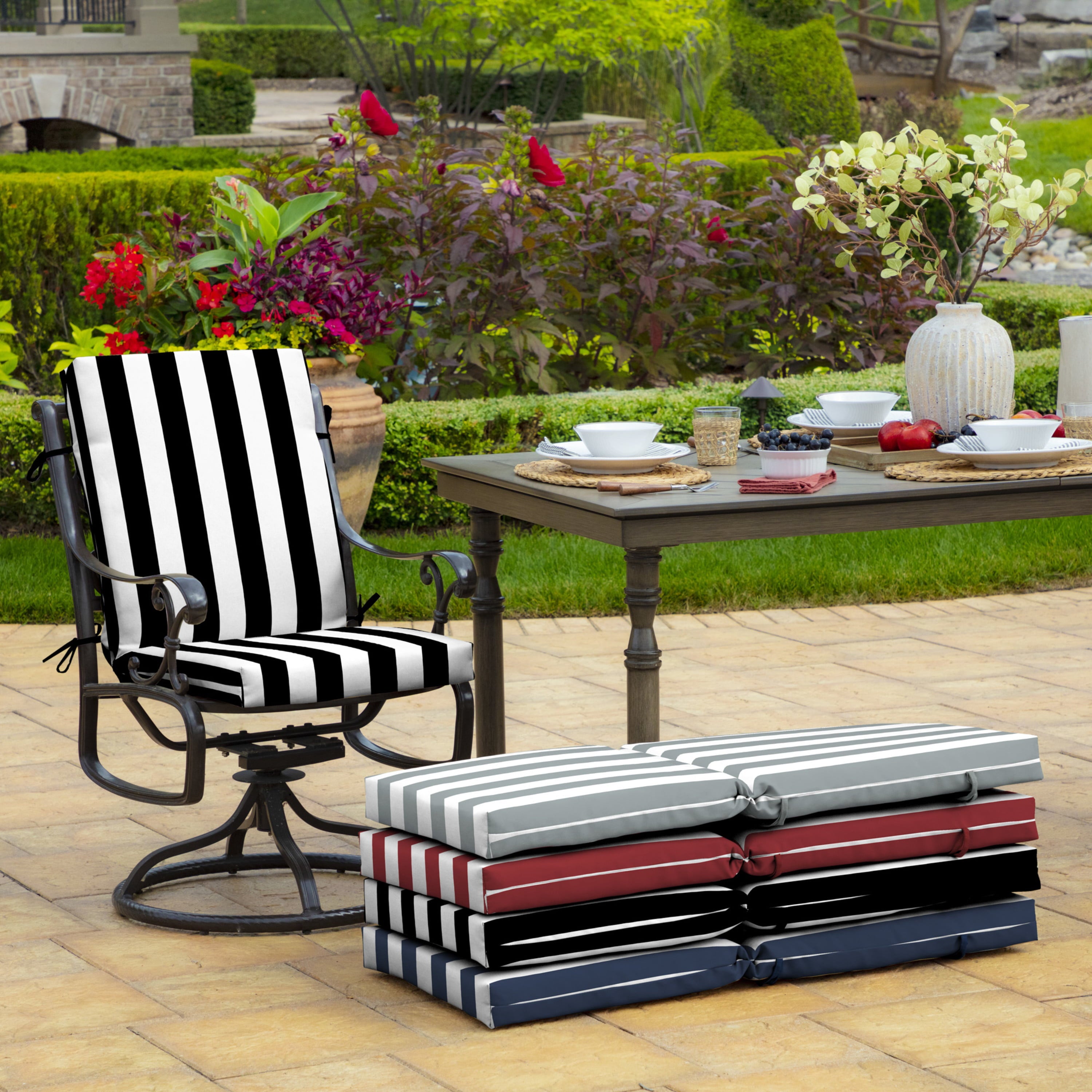 Arden Selections Outdoor Dining Chair Cushion 20 x 20， Black Cabana Stripe