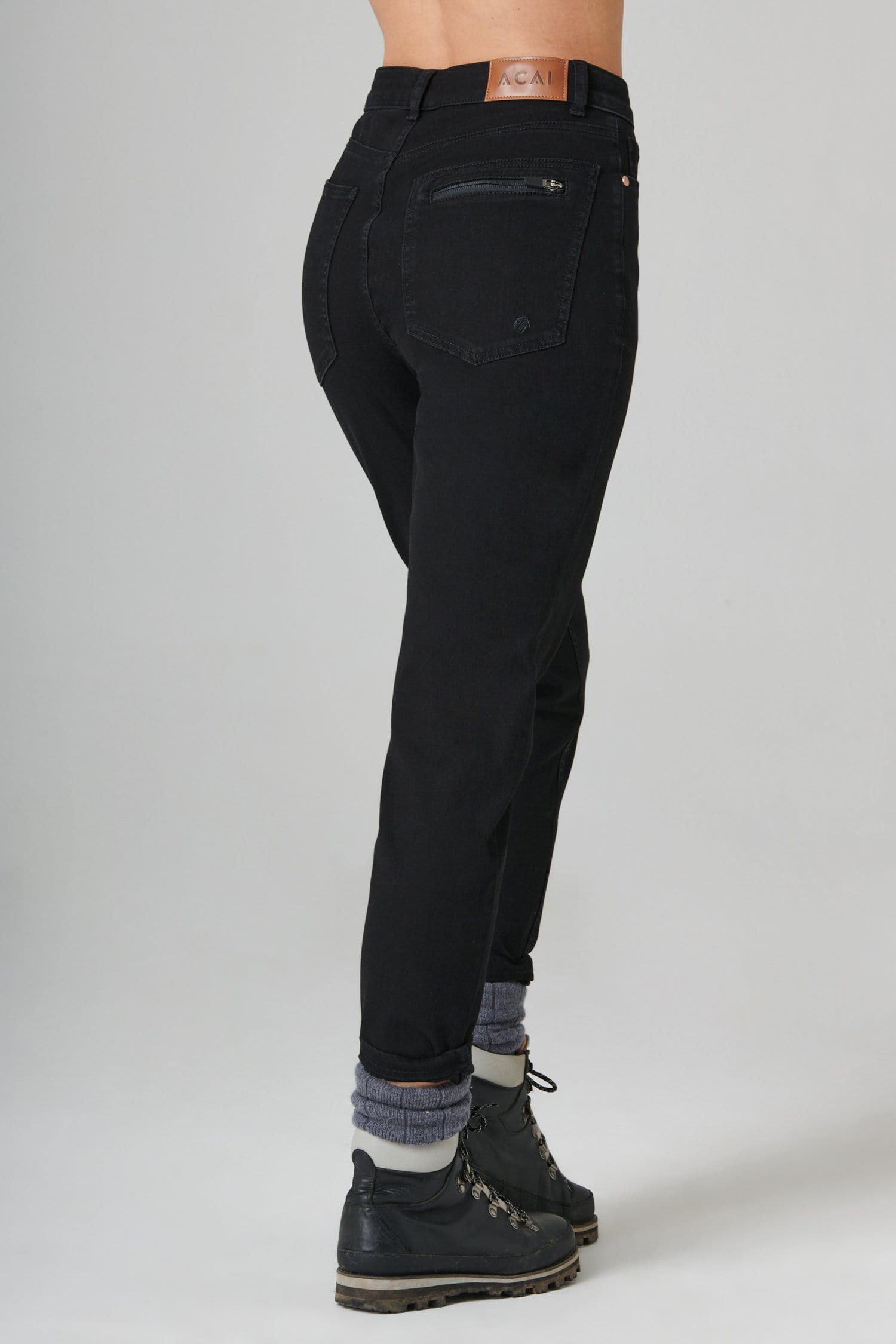 The Outdoor Slim Fit Jeans - Black Denim