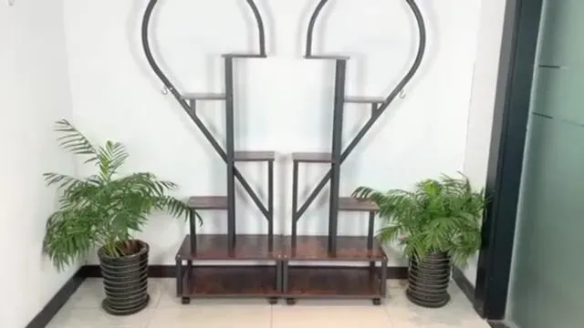 Metal Plant Stand Indoor with Wheels, Creative Heart Shape Plant Shelf Holder, 6 Tier Tall Plant Stand for Indoor Plants Multiple Plant Rack for Home Decor, Balcony, Patio, Garden.Extra Gardening Tools &Screwdriver Drill Bit as gifts