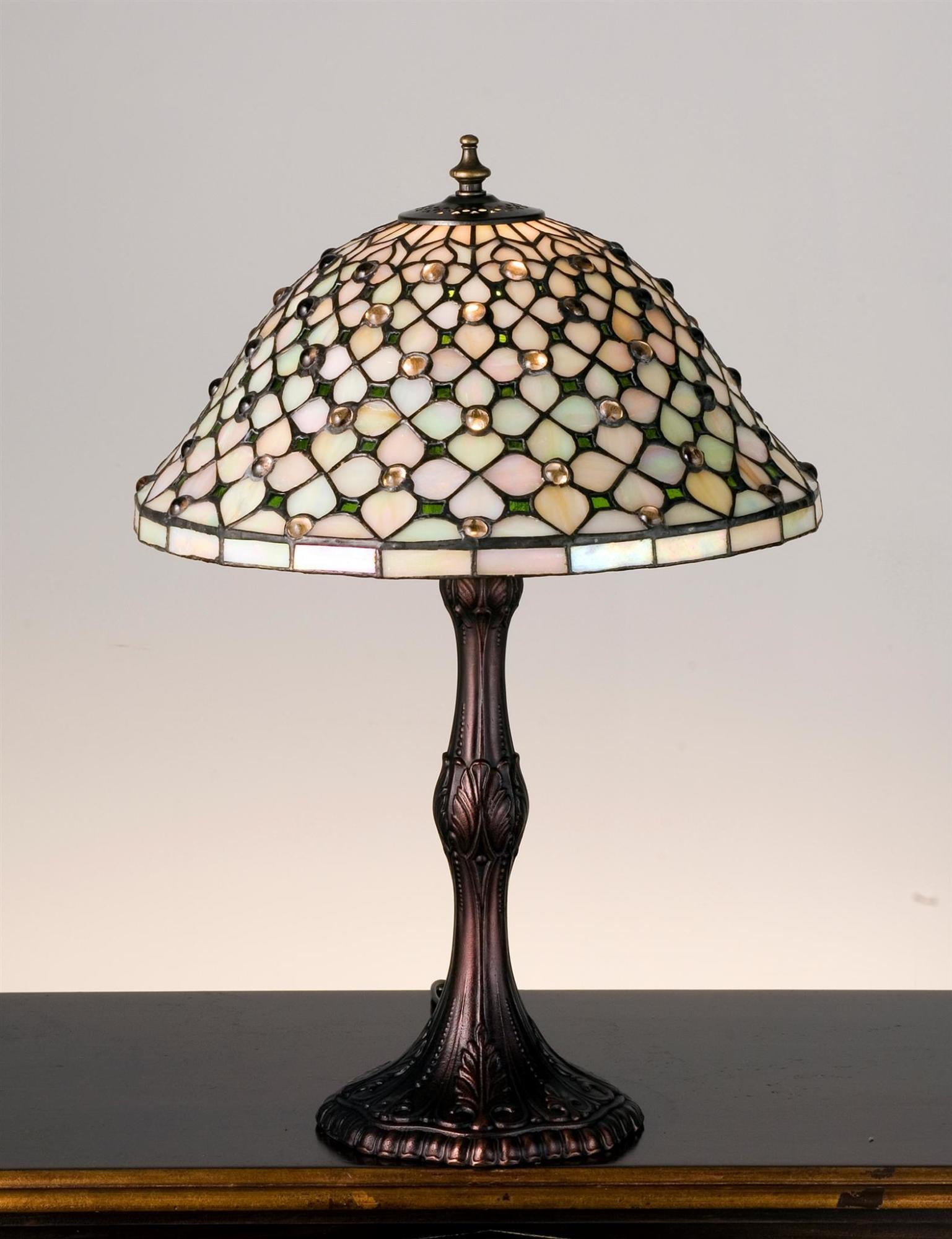 Meyda  52010 Vintage Stained Glass /  Accent Table Lamp From The Diamond &