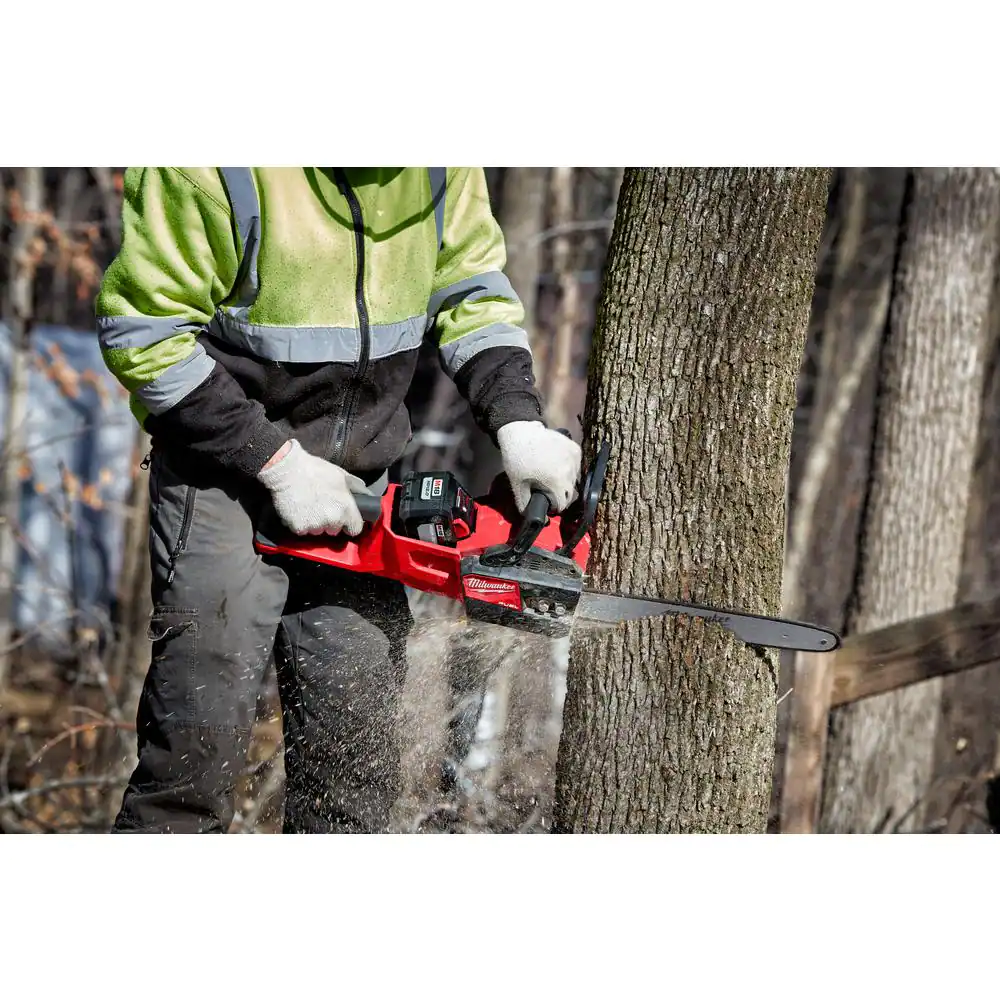 Milwaukee 2727-20 M18 FUEL 16 in. 18-Volt Lithium-Ion Brushless Cordless Chainsaw (Tool-Only)