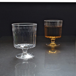 EMI Yoshi Plastic Wine Glass | 8 OZ， Clear | 120901
