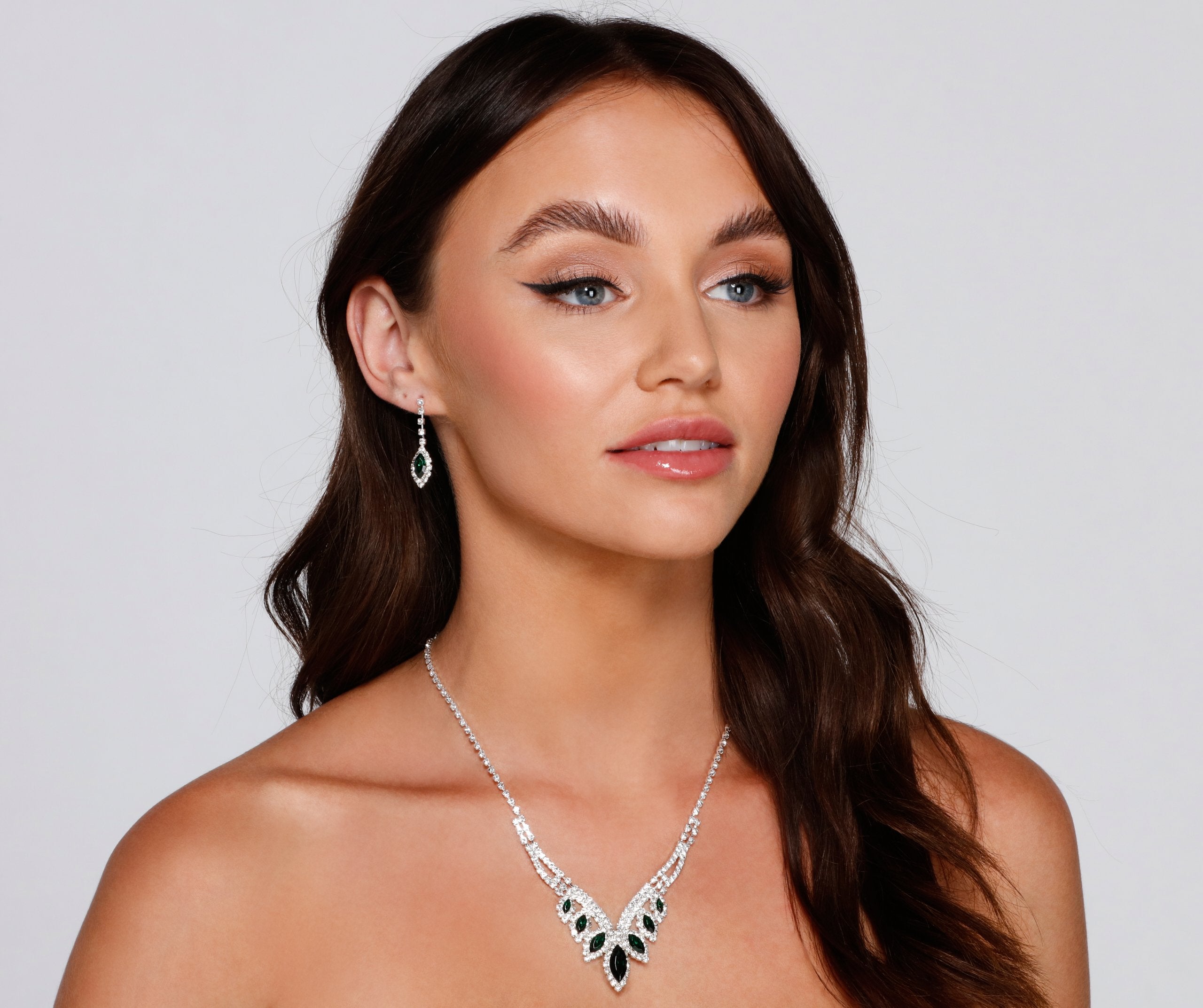 Chic Elegance Necklace And Earrings Set