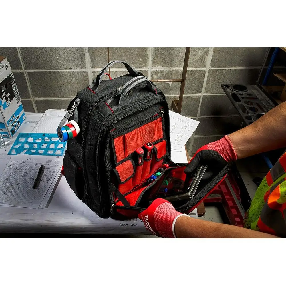 Milwaukee 15 in. PACKOUT Backpack 48-22-8301