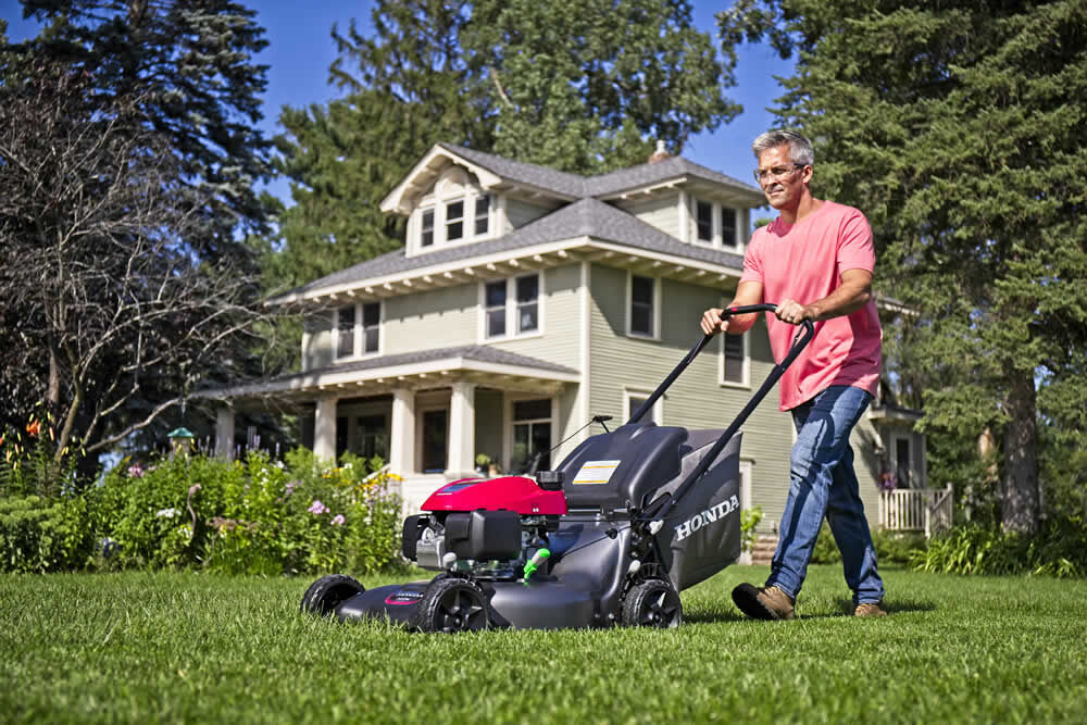 Honda 21 In. Steel Deck 3-in-1 Push Lawn Mower with GCV170 Engine and Auto Choke HRN216PKA from Honda